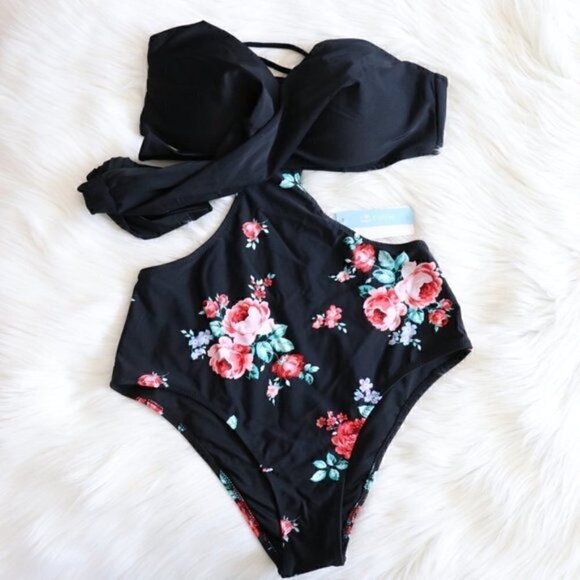 NEW Black Floral One Piece Swimsuit Size Medium - Picture 3 of 10